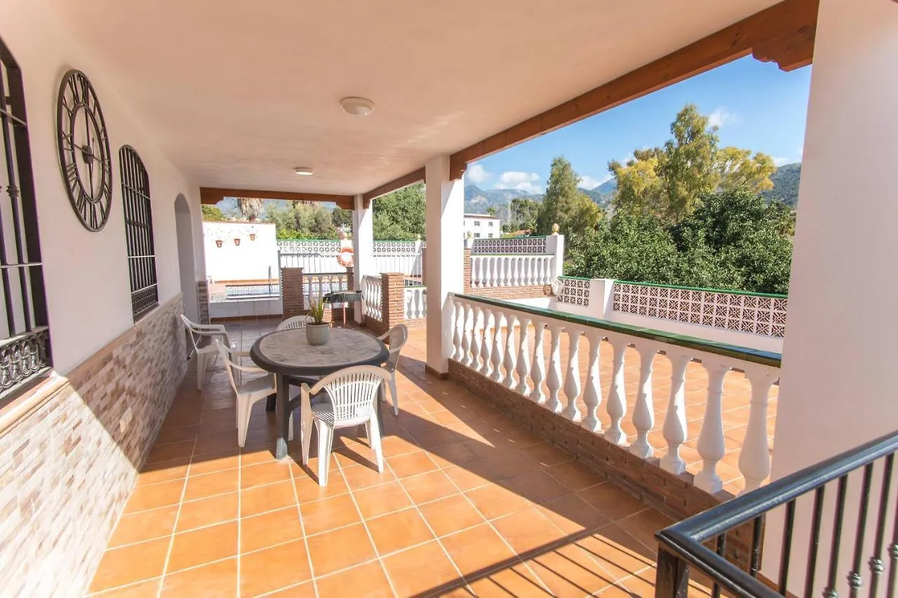Villa Vallao نيرخا